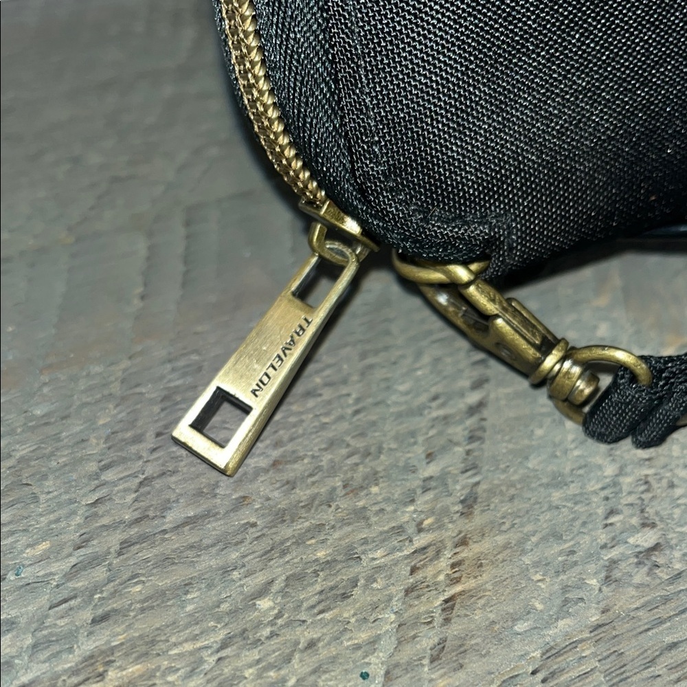 Travelon Black Wallet Wristlet Safe ID RFID Blocking Full Zip Around Closure - Picture 6 of 6